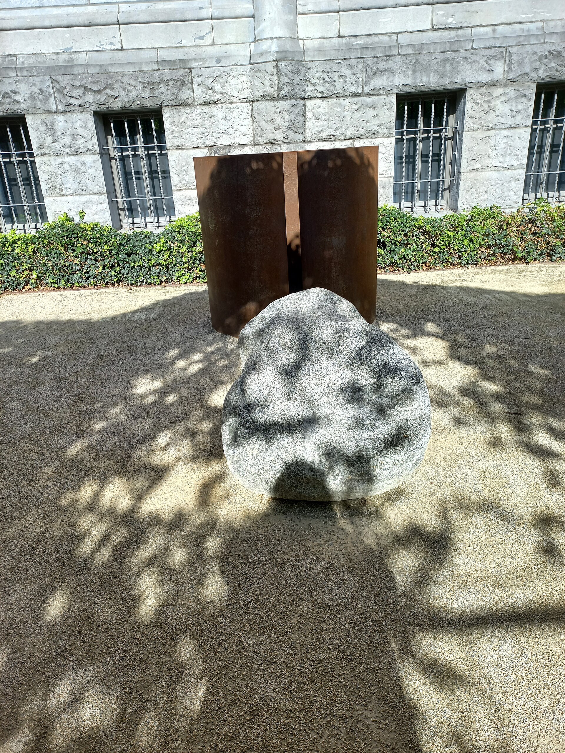 李禹煥《Relatum - She and He》